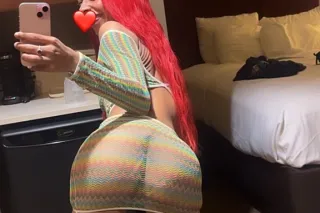 head doc 🥳 running specials all night🫠🥳 - Image 3